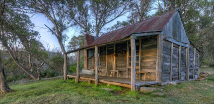 Wheelers Hut - Koscuiszko NP - NSW T (PBH4 00 12740)